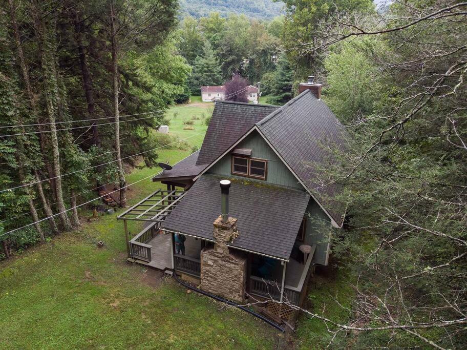 Pets! 2 Fireplaces! Game Room! Creek! View! Maggie Valley Exterior photo